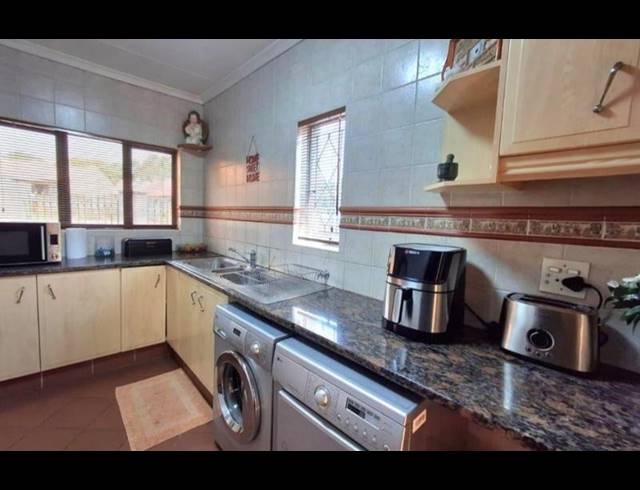 4 BEDROOM HOUSE FOR SALE IN DALPARK EXT 1